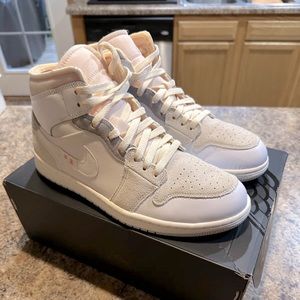 Brand new Nike Jordan 1 SE inside outs Perfect condition Size 10.5. Too big
